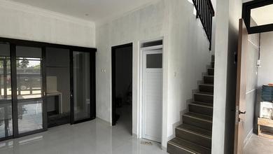 Jual Rumah Megah Luas 76 m2 di Sariwangi, Bandung