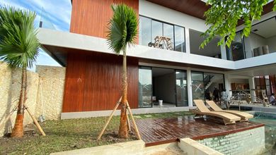 Rumah Modern LT 350 Jual di Munggu, Badung