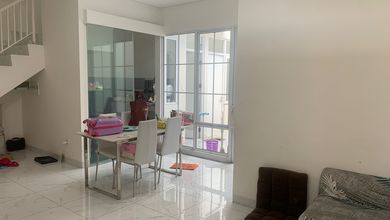 Jual Rumah Megah LT 191 m2 Area Tangerang Kota, Tangerang