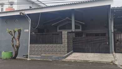 Rumah Modern Luas 240 Jual di Semarang Utara, Semarang