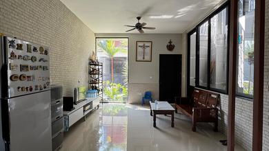 Rumah Modern Luas 122 Jual area Kerobokan, Badung