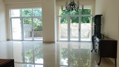 Dijual Segera Apartemen 4BR Unfurnished Kondisi Baik Siap Ditempati