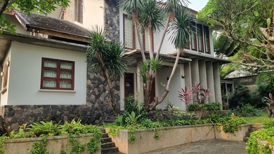 Rumah Modern area Cirendeu, Jakarta Selatan, LT 650 m2
