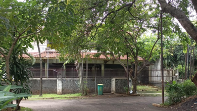 Jual Rumah Mewah Luas 712 m2 di Simprug, Jakarta Selatan
