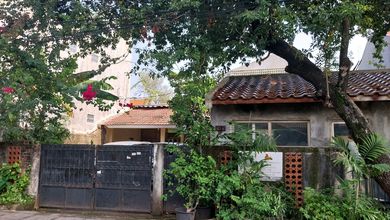 Jual Rumah Siap Huni di Meruya, Jakarta Barat, LT 334 m2