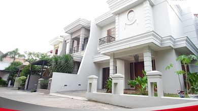 Rumah Premium area Lebak Bulus, Jakarta Selatan, LT 327 m2