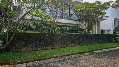 Jual Rumah Cantik Luas 371 m2 di Kemang, Jakarta Selatan