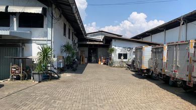 Gudang di Gudang kamal Muara 
