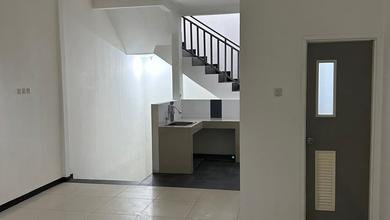 Termurah! Jual Ruko Second Siap Pakai Semi Furnished untuk Bisnis Anda di Lengkong