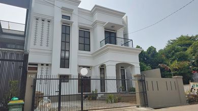 Jual Segera Rumah Mewah di Lebak Bulus, Jakarta Selatan, LT 200 m2