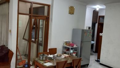 Rumah 2 Lantai hadap Timur dijual di Dadali
