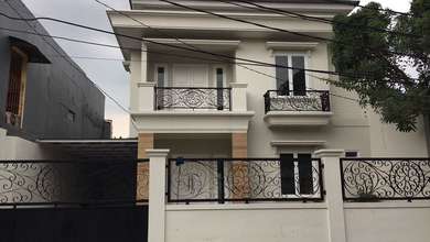 Rumah Minimalis di Tebet, Jakarta Selatan, LT 230 m2