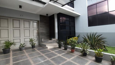 Rumah Mewah Luas 123 m2, area BKR, Bandung