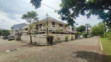 Rumah Modern di Green garden, Jakarta Barat, LT 369 m2