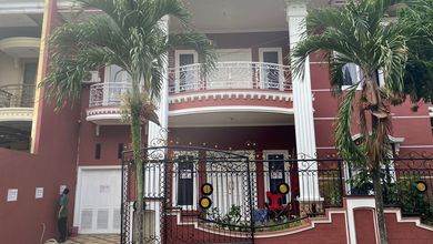 Jual Rumah Bagus LT 233 m2 area Harjamukti, Depok