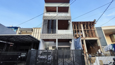 Jual Rumah Siap Tinggal di Kelapa Gading, Jakarta Utara, Luas 102 m2