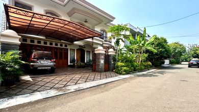 Dijual Rumah Mewah Di Komplek Jepang One Gate System Akses Jalan3 Mobil Lingkungan Tenang Dan Nyaman Lokasi Strategis