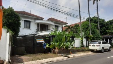 Rumah Modern Luas 13250 Jual area Jati Padang, Jakarta Selatan