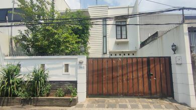 Jual Rumah Cantik LT 206 m2 di Mampang Prapatan, Jakarta Selatan