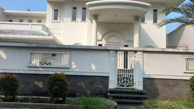 Rumah Elit Luas 836 m2, area Kebayoran Lama, Jakarta Selatan