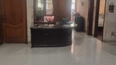 Rumah Semi Furnished Lokasi Strategis di Kelapa Gading