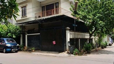Rumah 2 Lantai Hook Di Sunter Agung Jakarta Barat