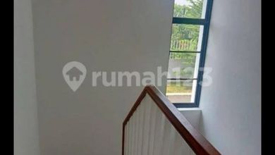 Rumah Unfurnished Lokasi Strategis Kawasan Metland Puri
