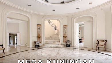 Rumah Mewah Bergaya Klasik Prancis di Mega Kuningan
