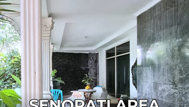 Rumah Tua Lokasi Strategis Depan Taman di Senopati - SCBD Area
