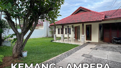 Rumah 1 Lt. Lingkungan Tenang dan Bebas Banjir di Kemang - Ampera