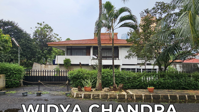 Jual Rumah Megah LT 1715 m2 di Kebayoran Baru, Jakarta Selatan