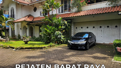Rumah Mediterania 2 Lantai di Komersial Area Pejaten Barat Raya