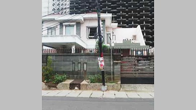 Jual Rumah Megah LT 896 m2 Kawasan Kebon Jeruk, Jakarta Barat