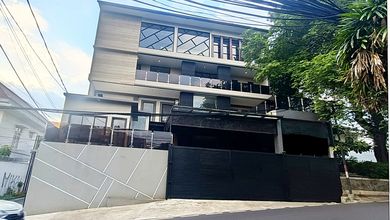 Rumah Elit Luas 326 m2, area Kemang, Jakarta Selatan