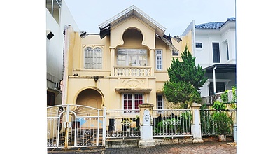 Rumah Mewah LT 180 m2, di Legenda Wisata, Bogor