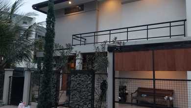 Jual Rumah Siap Huni area Setra Duta, Bandung, LT 270 m2