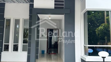 Rumah Mewah Furnished Lokasi Strategis di Sambiroto