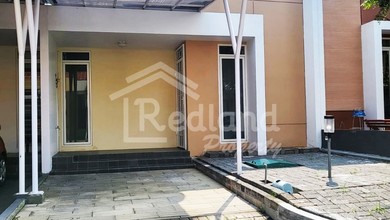 Disewakan Cepat Rumah Cantik dengan Tanah Luas 108 m2 Kawasan Semarang Barat