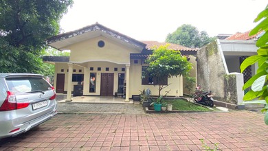 Jual Rumah Cantik Luas 300 m2 area Sawangan, Depok