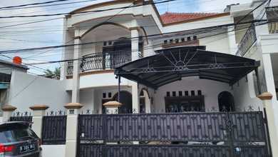 Jual Rumah Siap Tinggal di Kebon Jeruk, Jakarta Barat, Luas 137 m2