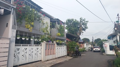 Jual Rumah Siap Tinggal di Duren Sawit, Jakarta Timur, LT 162 m2