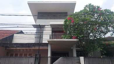 Jual Rumah Siap Huni area Pondok Indah, Jakarta Selatan, LT 260 m2