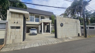 Jual Rumah Siap Tinggal di Kemang, Jakarta Selatan, LT 569 m2
