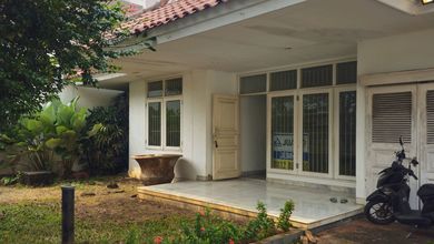 Penawaran Eksklusif, rumah Mewah di Kemang, Jakarta Selatan, LB 308m²