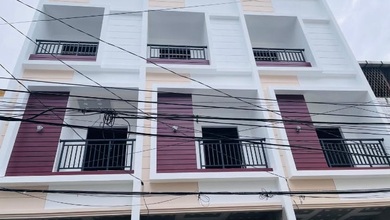 Rumah Premium area Jelambar, Jakarta Barat, LT 200 m2
