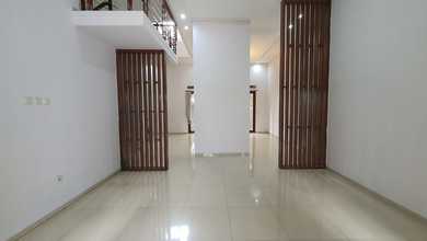 Jual Rumah Megah LT 247 m2 Kawasan Lebak Bulus, Jakarta Selatan