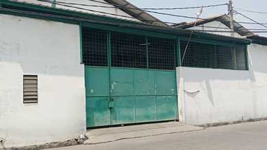 Gudang Dekat Bandara.