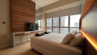 Disewa Apartemen Siap Huni 3 BR di Taman Anggrek, Jakarta Barat Lokasi Strategis