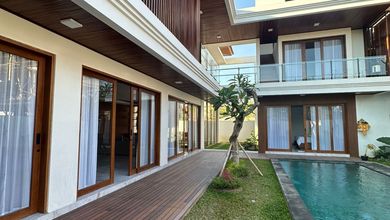 Rumah Modern Luas 450 Jual area Nusa Dua, Badung