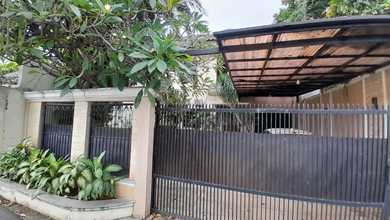 Rumah Mewah Luas 403 m2, area Cempaka Putih, Jakarta Pusat